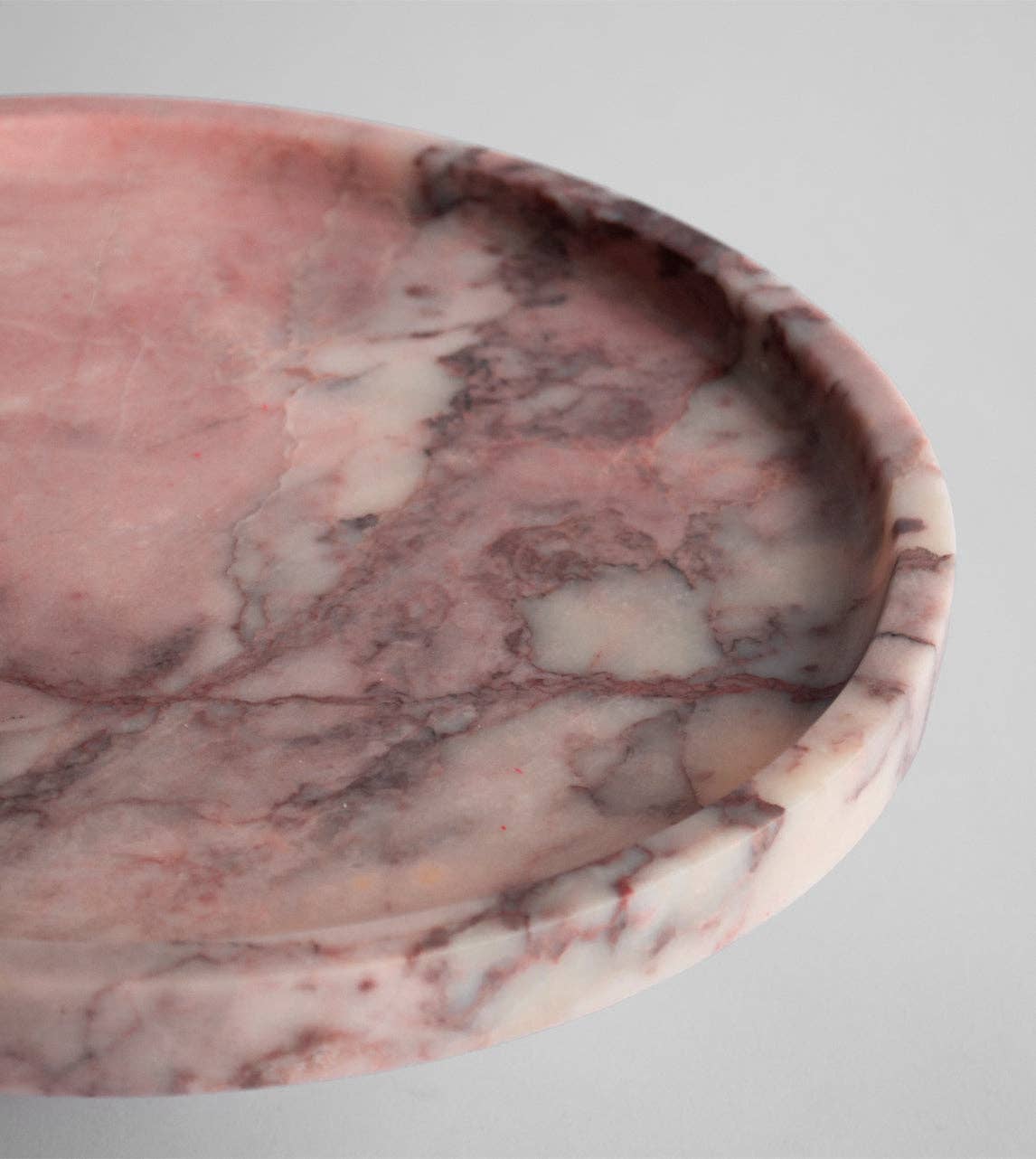 Close-Up Pink Marble Cake Stand By Belle Aura